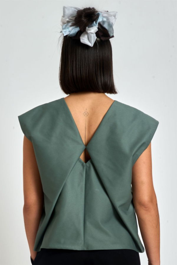 KAAREM Lotus Cropped Folded Back Top