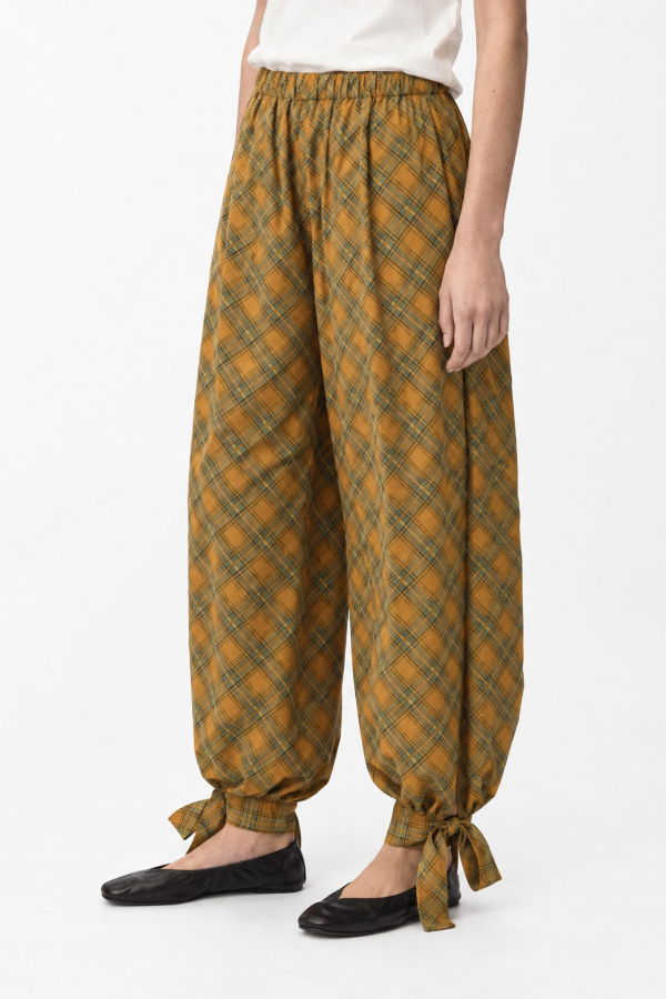 Carmen Says Check Crush Pants