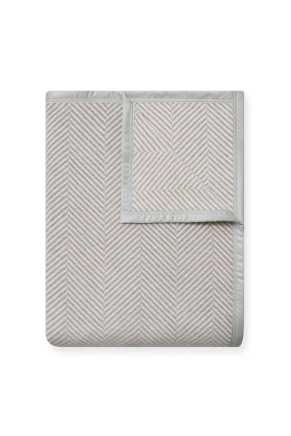 CHAPPY WRAP Harborview Herringbone Blanket - Light Grey