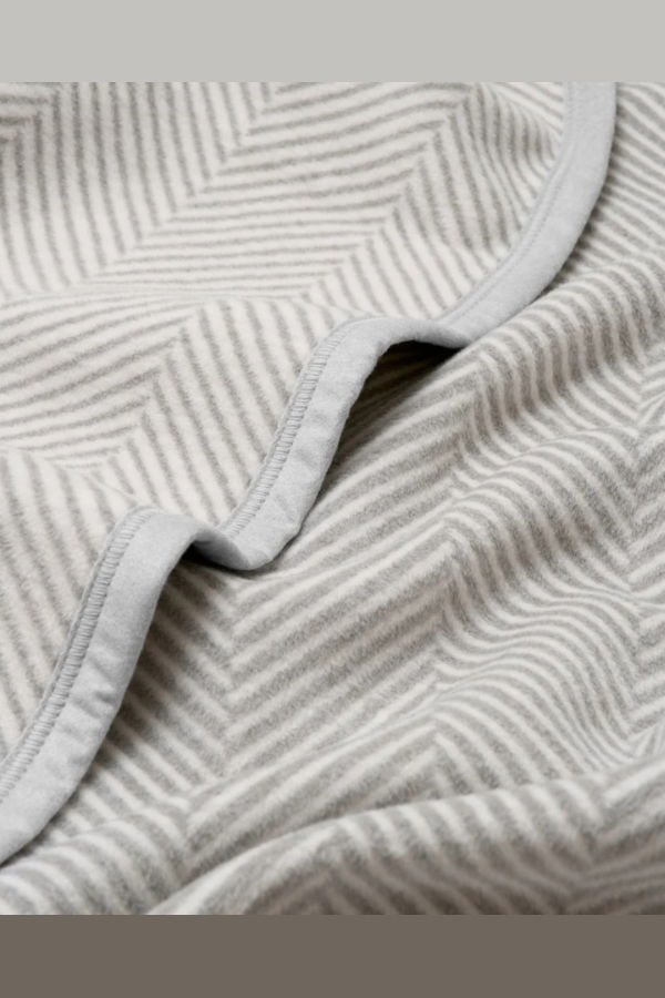 CHAPPY WRAP Harborview Herringbone Blanket - Light Grey