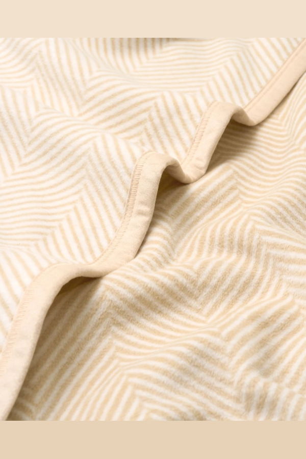 CHAPPY WRAP Harborview Herringbone Blanket - Cream