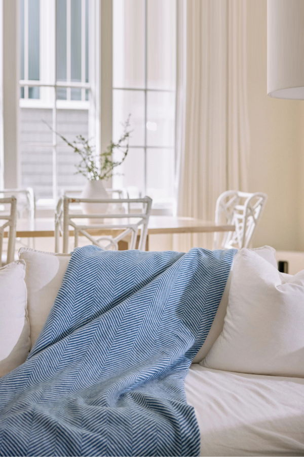 CHAPPY WRAP Harborview Herringbone Blanket - Cornflower