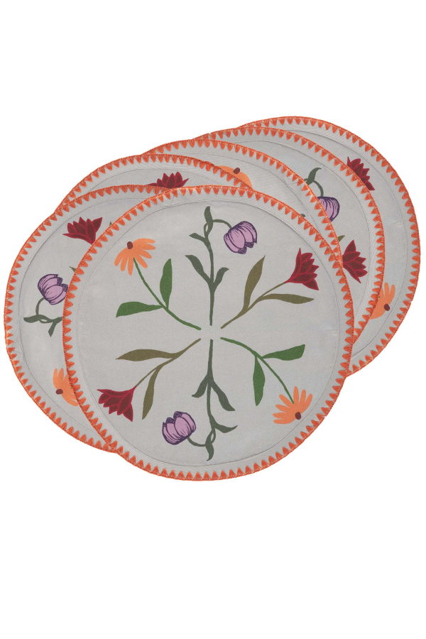 Sophie Williamson Design 6 Round Placemats Picnic on the Meadow Placemats