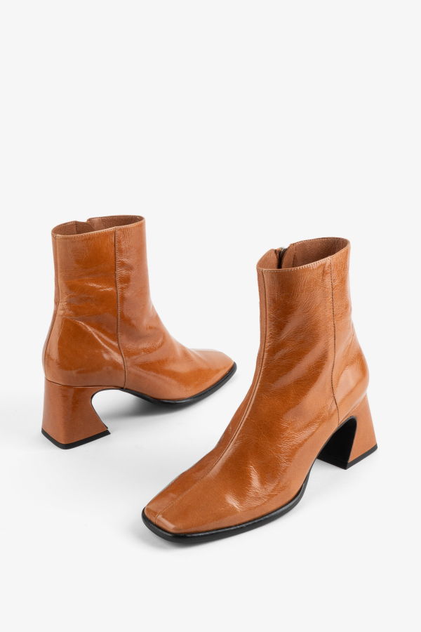 "INTENTIONALLY __________." TAFFY PATENT LEATHER HEELED BOOT - OLIVE/WHISKEY/BLACK