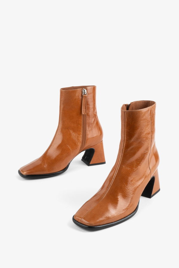 "INTENTIONALLY __________." TAFFY PATENT LEATHER HEELED BOOT - OLIVE/WHISKEY/BLACK