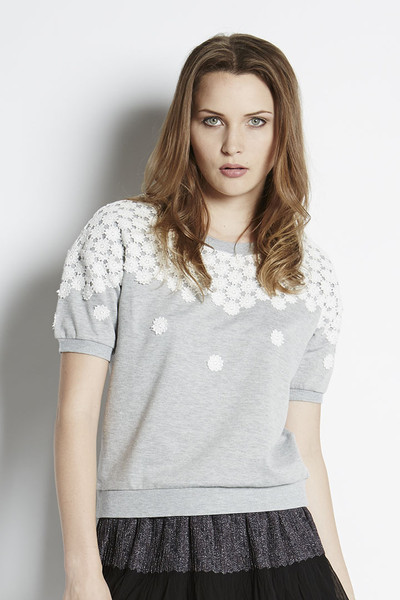JOA Floral Embellished Crop Sweatshirt JOA Floral Embellished Crop Sweatshirt