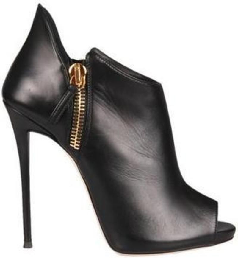 (セール）GIUSEPPE ZANOTTI Malika Peepトゥブーティ Giuseppe Zanotti Malika Peep Toe Booties - Black | Garmentory