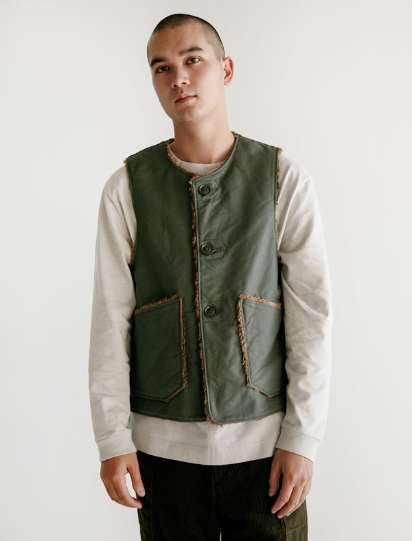 【美品】ENGINEERED GARMENTS OVER VEST オリーブ Engineered Garments Double Cotton Cloth Over Vest - Olive | Garmentory