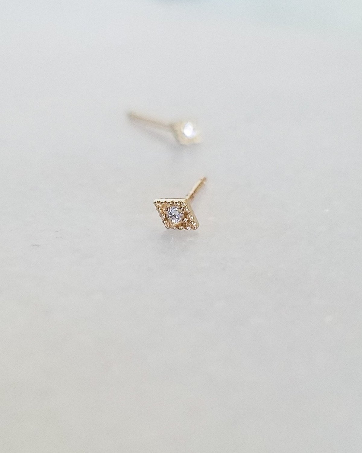 Blanca Monrós Gómez DIAMOND STUD - 14K YELLOW GOLD - Image 2 of 3