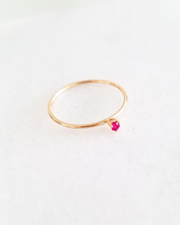 Blanca Monrós Gómez TINY RUBY SOLITAIRE RING - Gold Blanca Monrós Gómez TINY RUBY SOLITAIRE RING - Gold