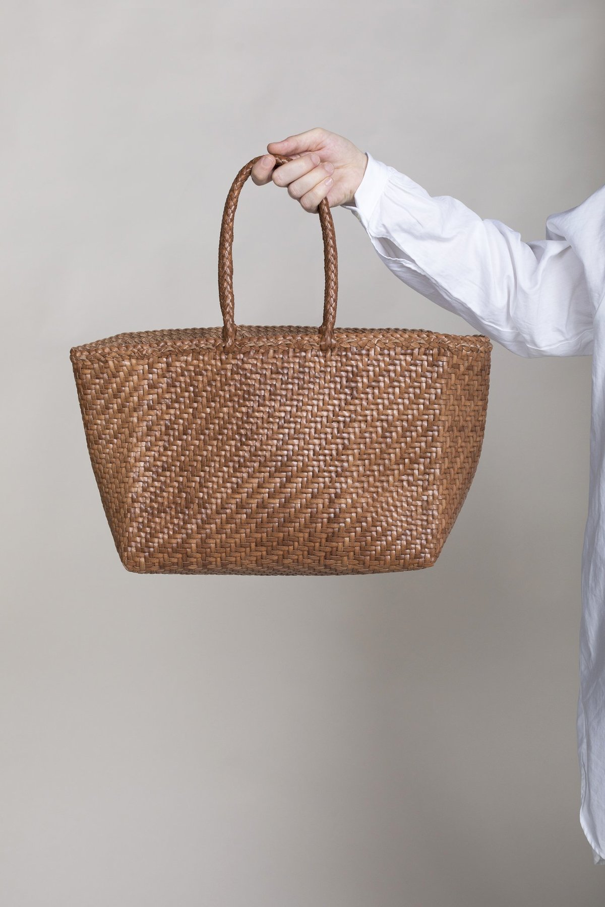 Dragon Diffusion Grace Basket Big Bag - Tan | Garmentory