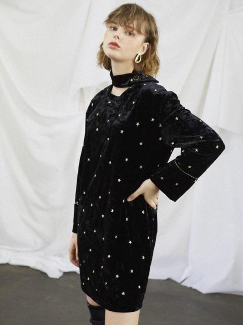 SALON DE YOHN Gold Star Velvet Dress - Black | Garmentory SALON DE YOHN Gold Star Velvet Dress - Black | Garmentory