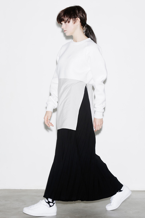 ROCKET X LUNCH Block Side Slit Top- White ROCKET X LUNCH Block Side Slit Top- White