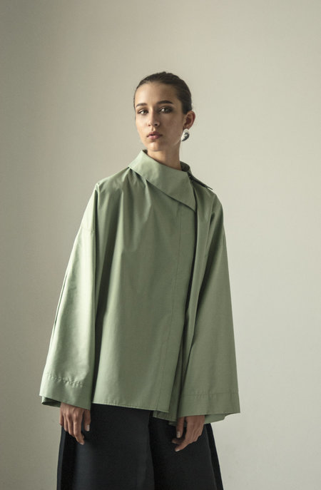 【美品】 COLLARLESS SHORT SLEEVE JACKET K M by L A N G E one shoulder cropped jacket DECONSTRUCTED
