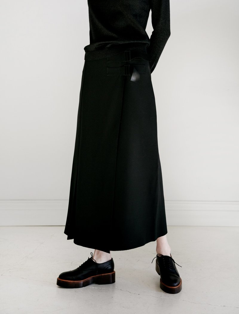 Studio Nicholson Double Belted Skirt - Black | Garmentory 