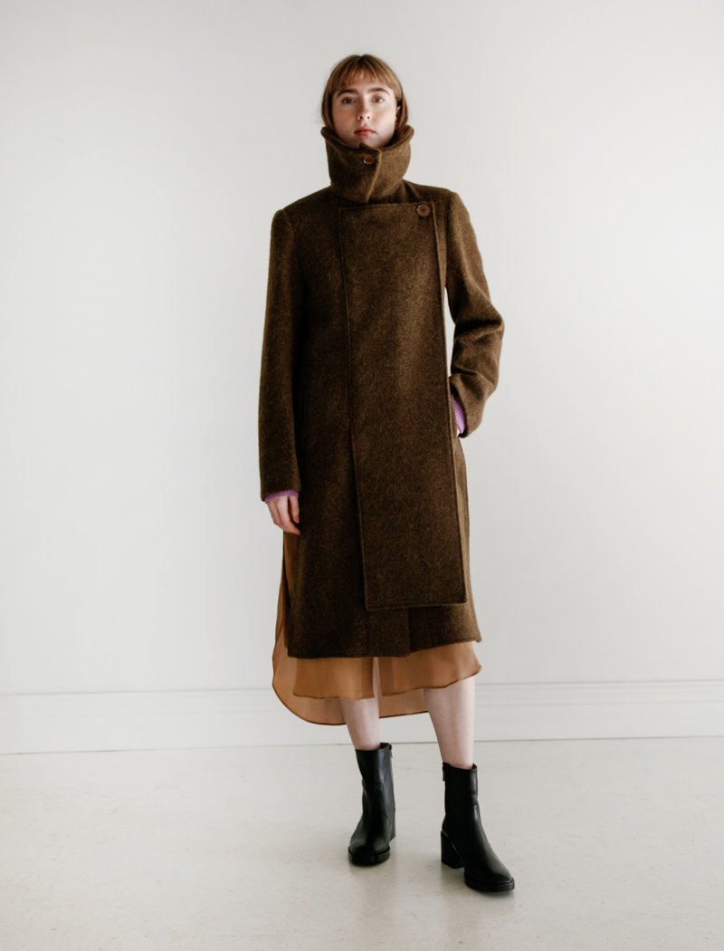 Lemaire Straight Coat - Peat | Garmentory