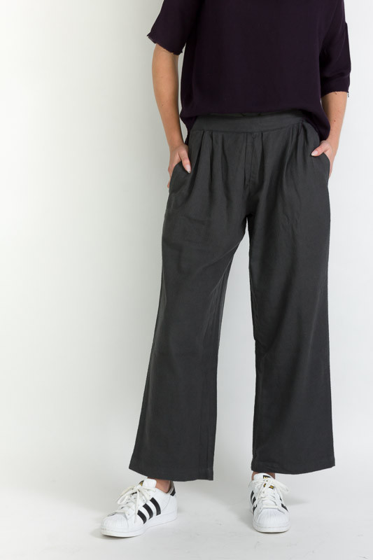 BLACK CRANE PLEATS PANT BLACK CRANE PLEATS PANT