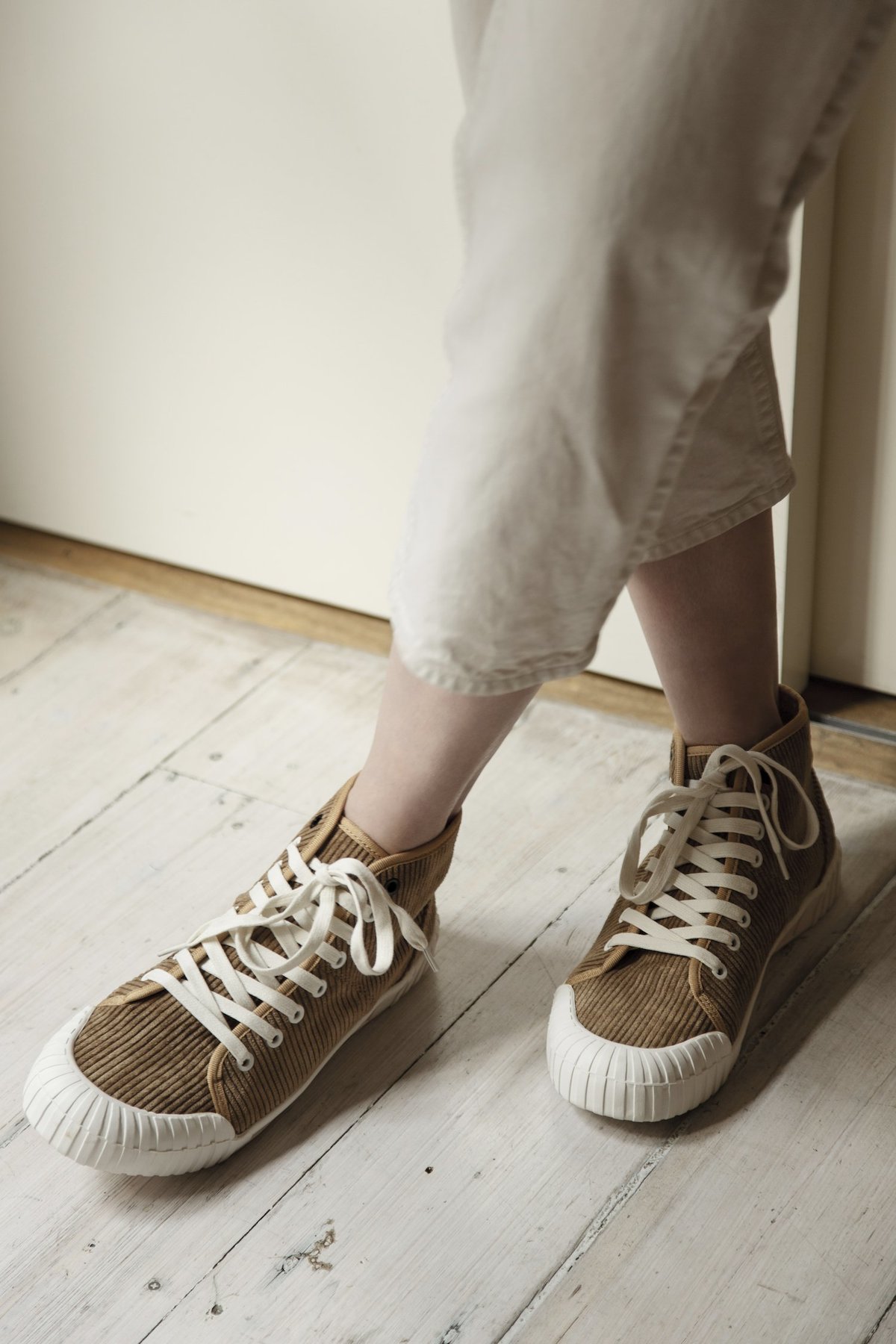 Good News Rhubard Hi organic tan cotton - Tan - Image 1 of 3