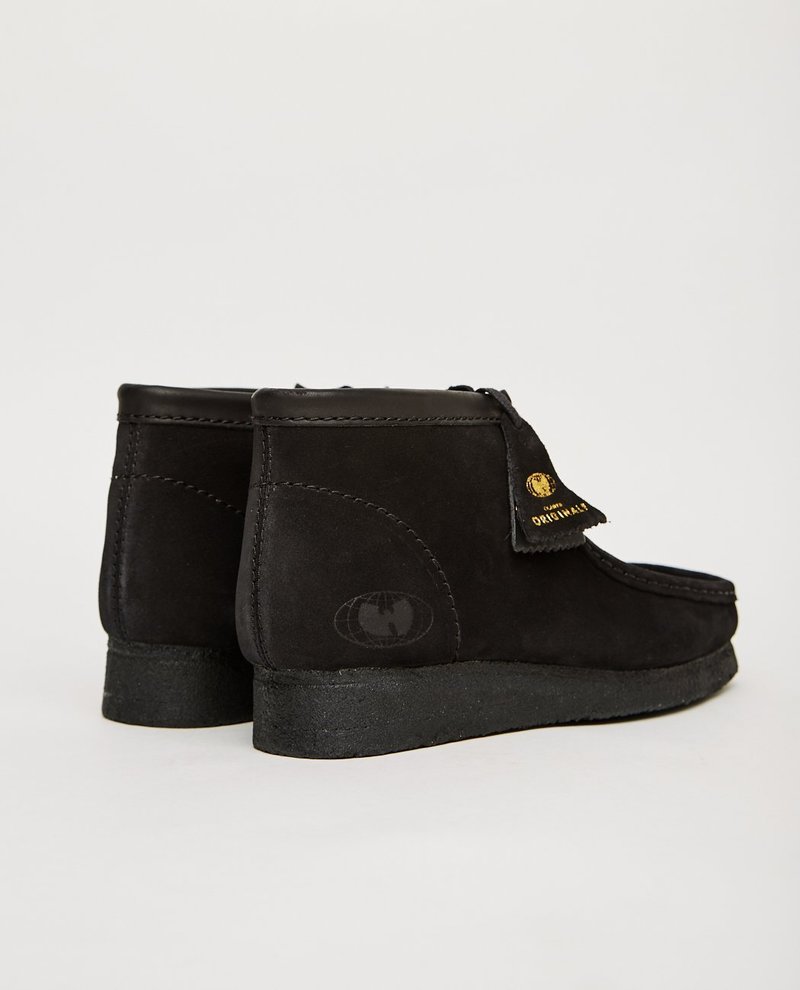Amazon.com | Clarks Men's Wallabee Boot Chukka, Black Suede