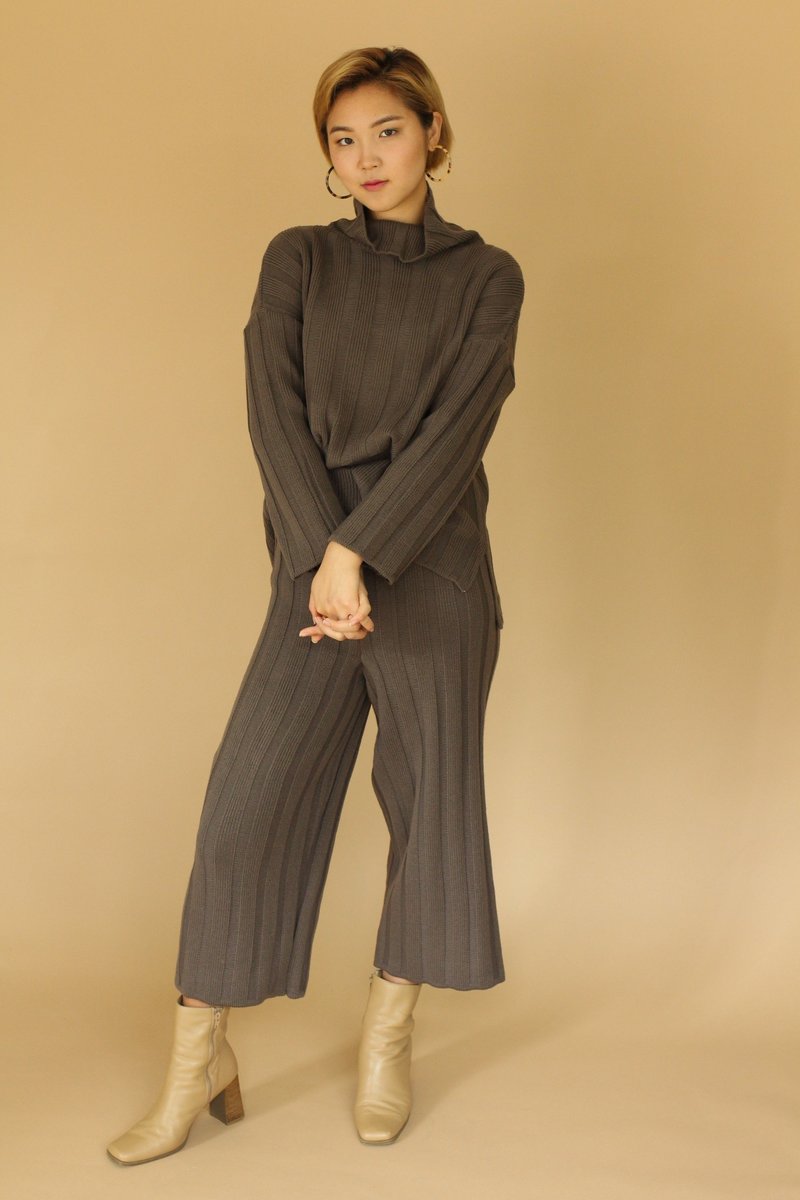 LUCCA Ribbed Knit Mock Turtleneck Sweater - Cocoa