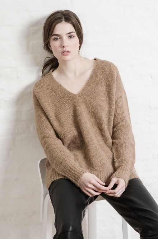 ELEVEN SIX Talea Vee Sweater ELEVEN SIX Talea Vee Sweater