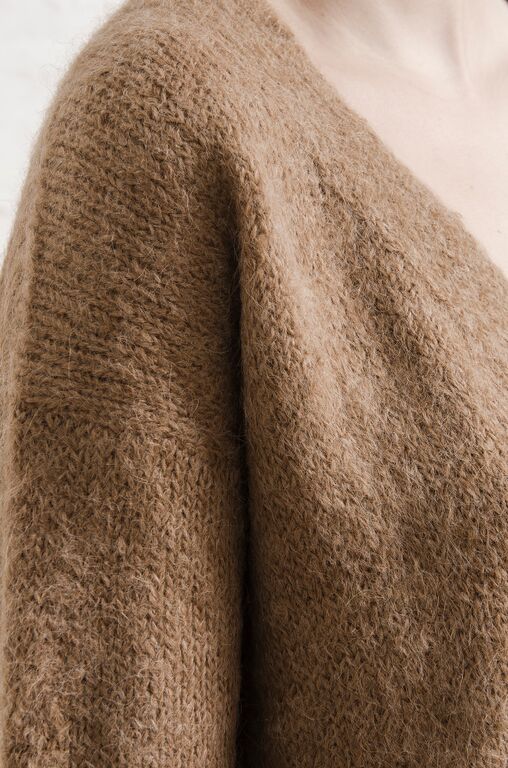 ELEVEN SIX Talea Vee Sweater ELEVEN SIX Talea Vee Sweater