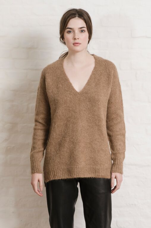ELEVEN SIX Talea Vee Sweater ELEVEN SIX Talea Vee Sweater