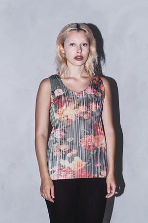 専用美品PLEATS PLEASE ISSEY MIYAKE 花柄 タンクトップ ISSEY MIYAKE PLEATS PLEASE - FLORAL TANK TOP | Garmentory