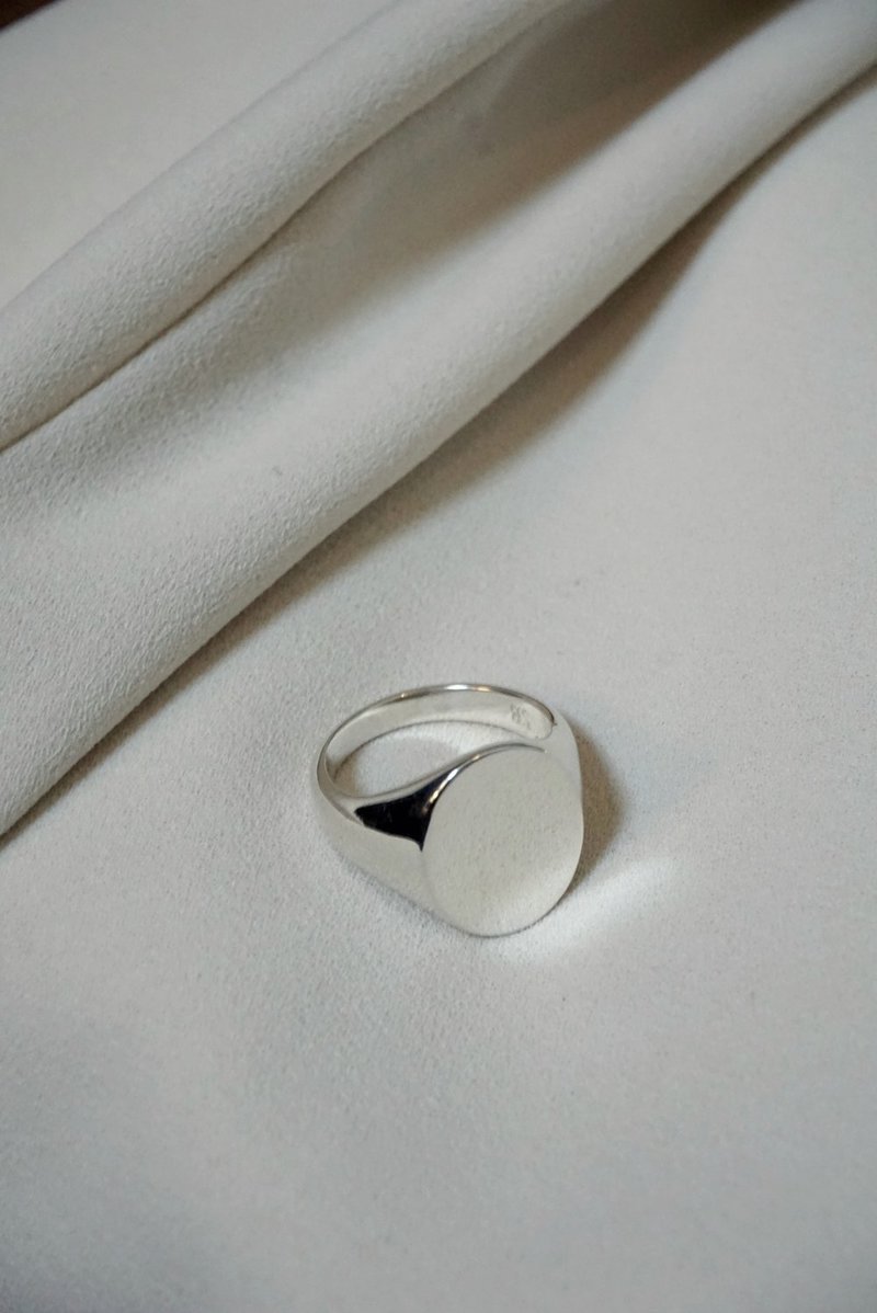 Sophie Buhai Signet Ring | Garmentory 