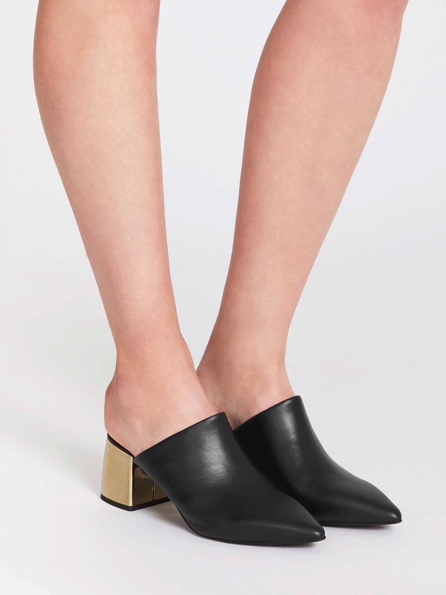 blue snakeskin 11s on feet