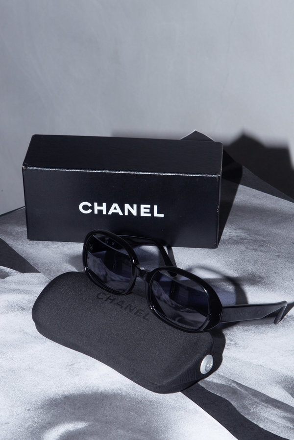 Vintage CHANEL ARCHIVE CUT-OUT SUNGLASSES - BLACK | Garmentory