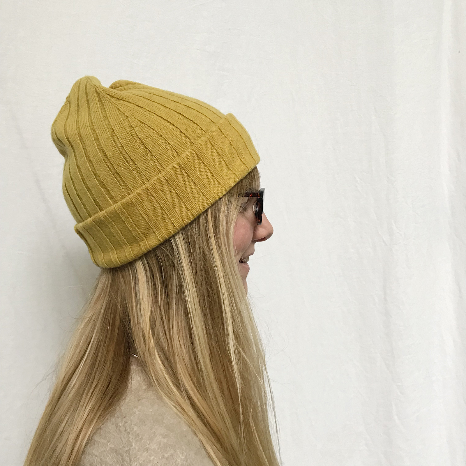Ros Duke Ribbed Cashmere Beanie Hat 
