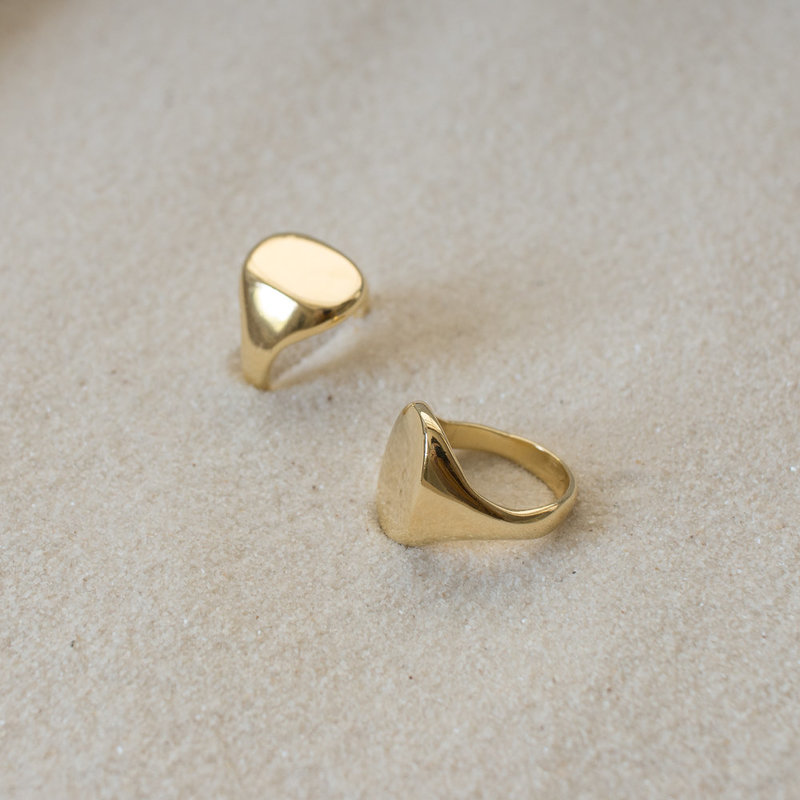 Merewif Eliot Signet Ring