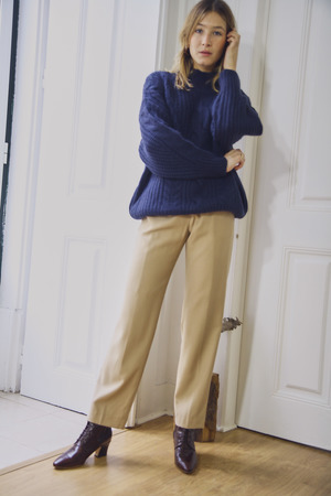 Yuka Paris Flora Chunky Cable Knit - Navy Yuka Paris Flora Chunky Cable Knit - Navy