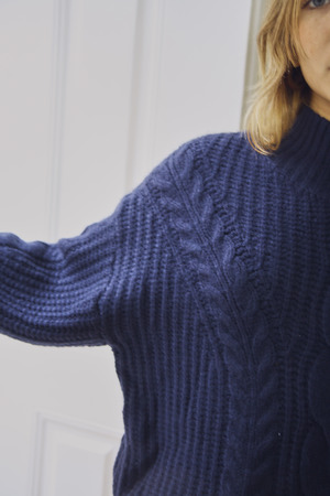 Yuka Paris Flora Chunky Cable Knit - Navy Yuka Paris Flora Chunky Cable Knit - Navy