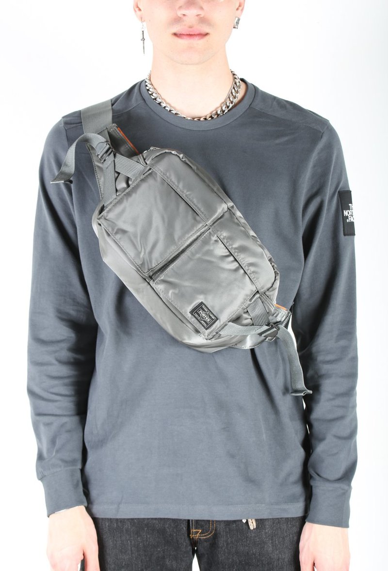 【廃盤品】PORTER TANKER 2way ボディバッグ シルバーグレー Porter Tanker 2Way Waist Bag - Gray | Garmentory