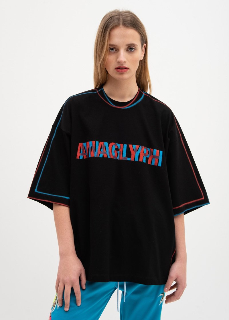 doublet anaglyph hand-painted tシャツ　19ss Doublet Anaglyph Hand-Painted T-Shirt - Black | Garmentory