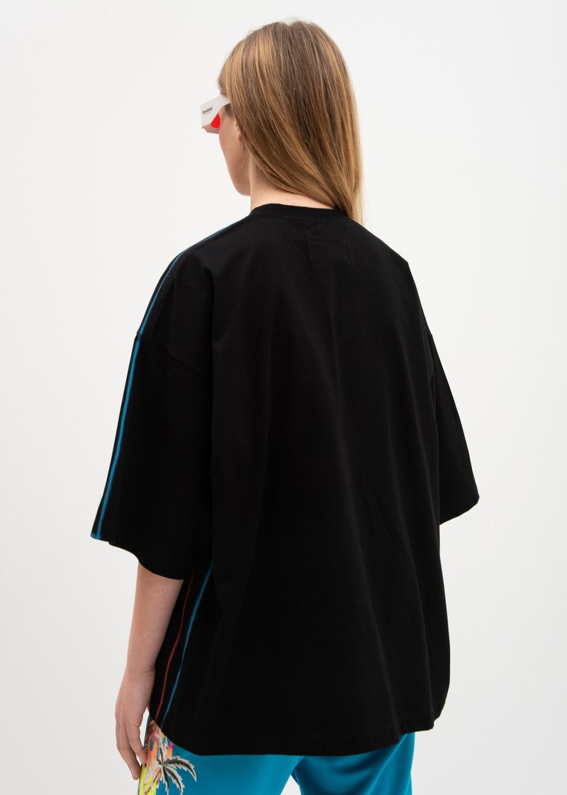 doublet anaglyph hand-painted tシャツ　19ss Doublet Anaglyph Hand-Painted T-Shirt - Black | Garmentory