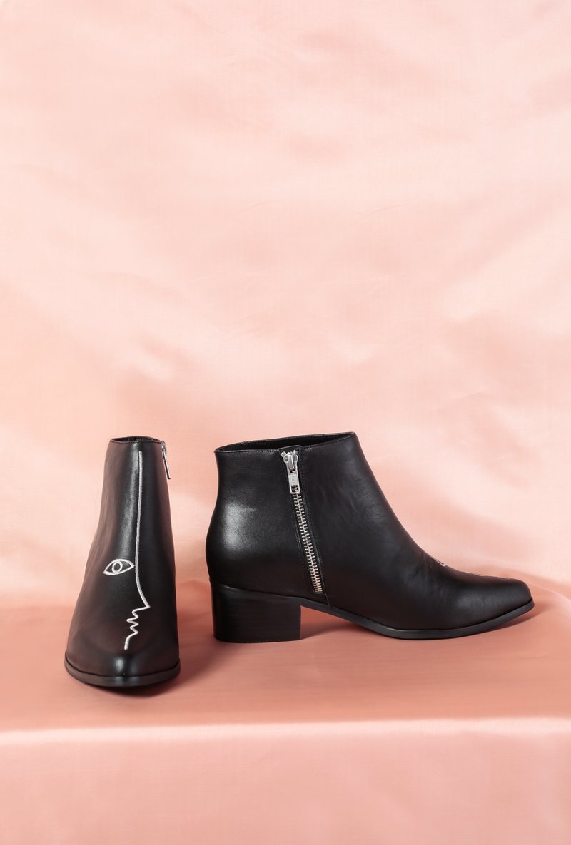 Grey City Ward Boot - black