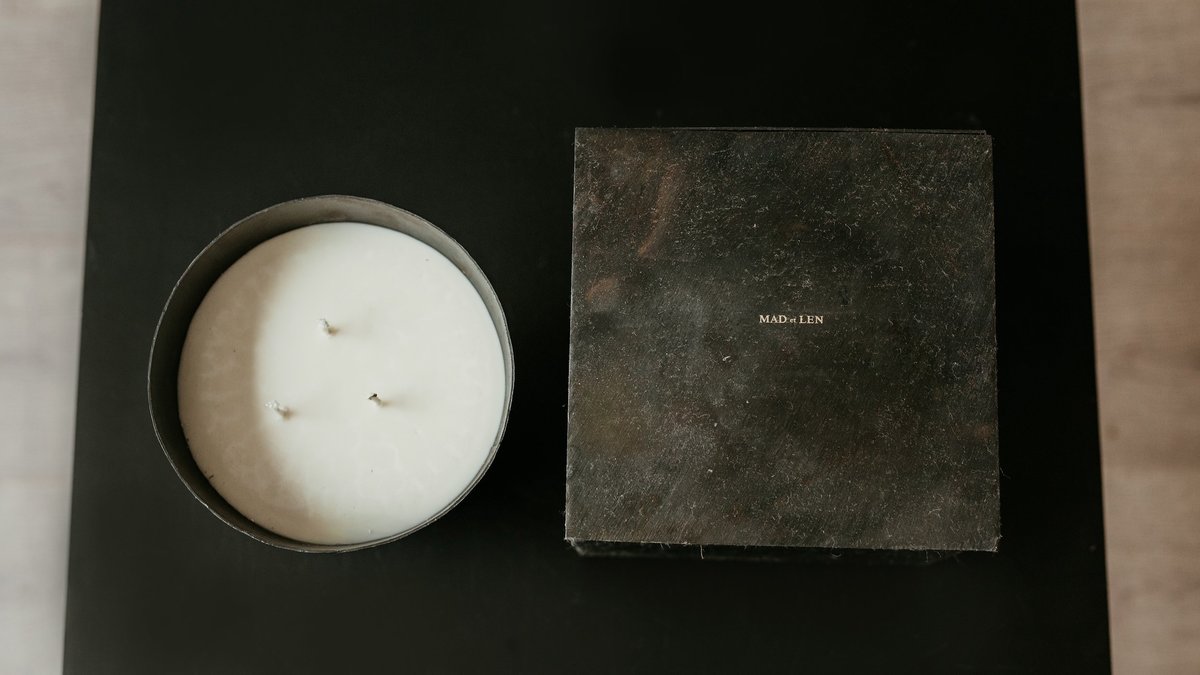 Mad et Len Bougie Vestimentale Candle - Image 3 of 4