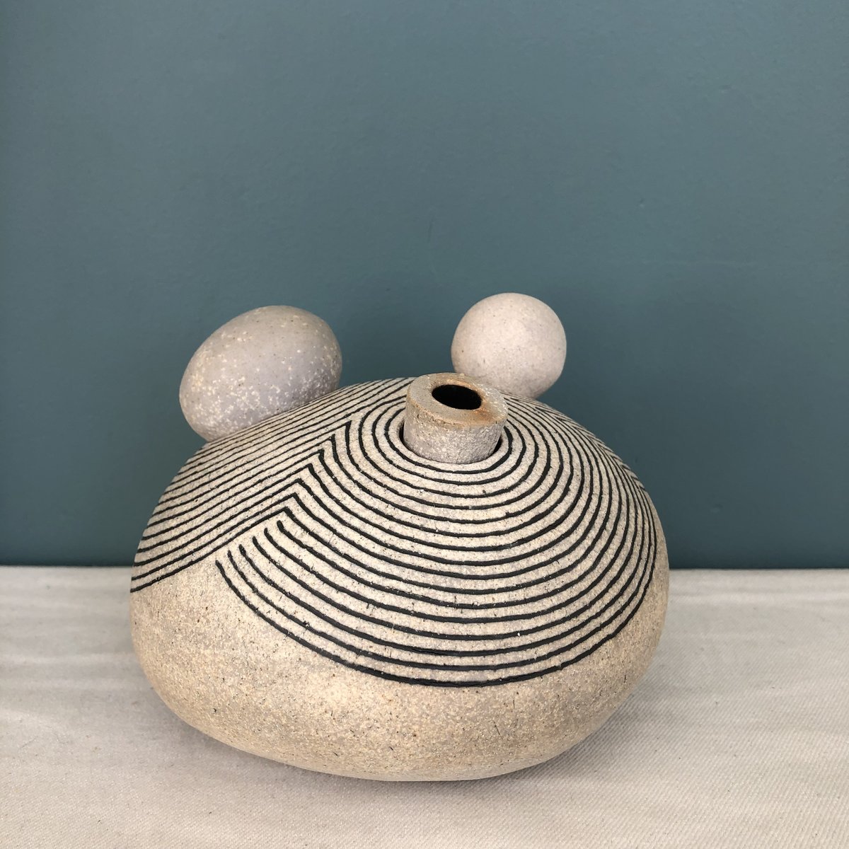 Jennifer Joh Sculpture Vase Garmentory