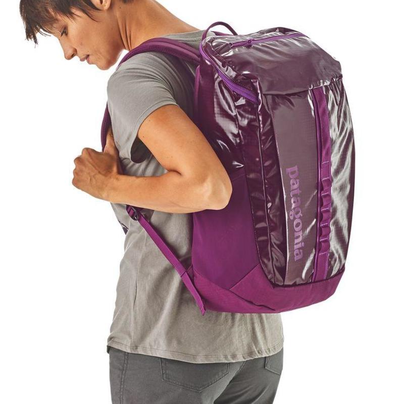 smolder blue patagonia black hole 25l Pack which acts as a cuff and allows you to slide the backpack onto the handle of your wheeled luggage Patagonia | Black Hole Pack