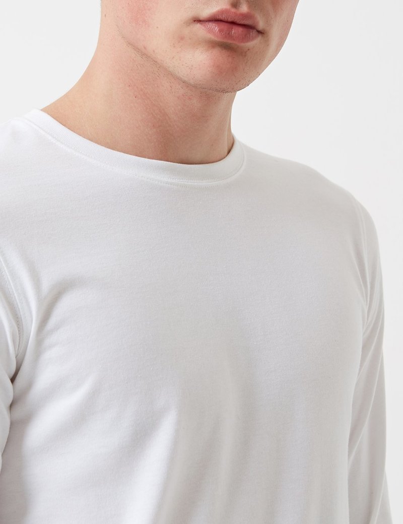 【関税込み】NORSE PROJECTS ホワイト 'Norse' Standard Tシャツ White Jakob T-Shirt by NORSE PROJECTS on Sale