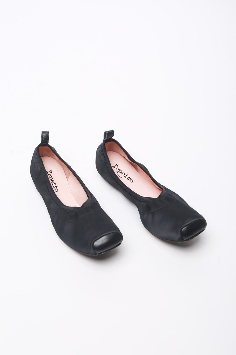 Repetto Satin Lola Pointe Ballet Flat - Black 