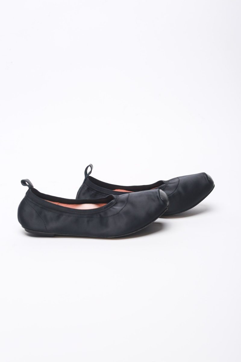 Repetto Satin Lola Pointe Ballet Flat - Black 