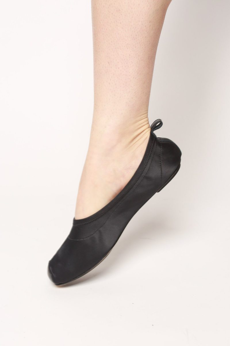 Repetto Satin Lola Pointe Ballet Flat - Black 