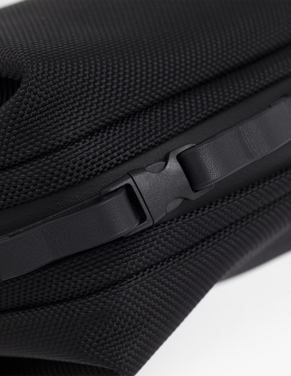 Côte & Ciel Ems bag - Ballistic Black | Garmentory