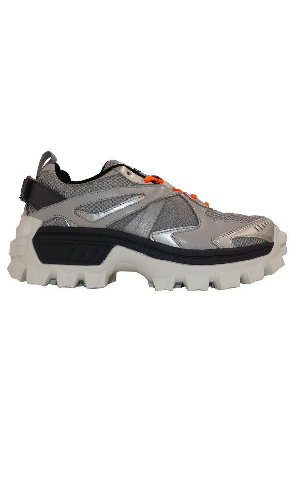 JUUN.J VOLUME TRAINERS - Silver | Garmentory
