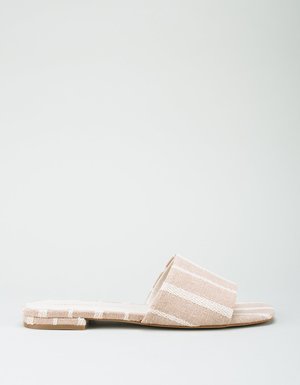 "INTENTIONALLY __________." Jessica Sandal "INTENTIONALLY __________." Jessica Sandal