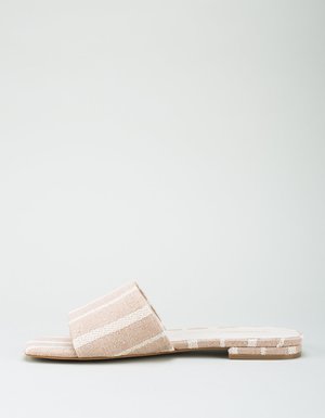 "INTENTIONALLY __________." Jessica Sandal "INTENTIONALLY __________." Jessica Sandal